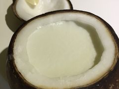 -志龙皇冠吃货椰子铺