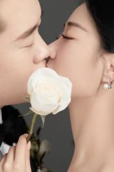 -喜爱高定婚纱摄影