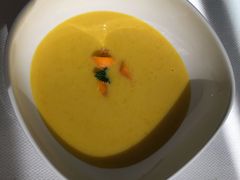 南瓜汤搭配橘子及鲜姜-AZUR聚(香格里拉饭店)