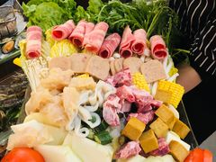 -樾餐厅泰式海鲜火锅(民歌湖店)