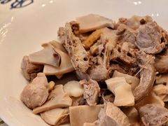 响螺片煲老鸽-沙龙酒家