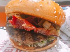 -The Habit Burger Grill 哈比特汉堡(复兴soho店)