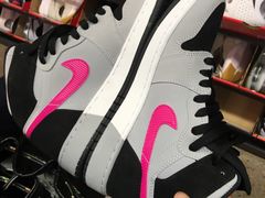 -NIKE上海青浦换季优惠店