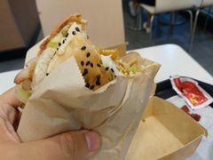 -麦当劳(轻轨曹杨路店)