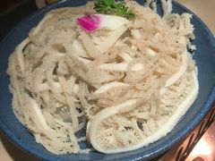 -老牌坊云南鱼豆花火锅(哈西万达店)