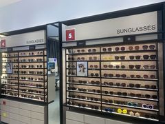 -博士眼镜集团石人工眼镜(虹口万泰店)