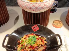-布罗城堡自助烧烤(鸿通城购物中心店)