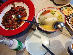 小炒腊拱嘴-有红鸡毛店·川菜(建设路店)