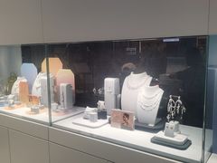 -HEFANG Jewelry何方珠宝(IFS店)