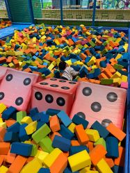 -袋鼠王蹦床公园(中信泰富万达广场嘉定新城店)