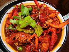 -虾弄弄海派小龙虾·牛羊蝎子火锅