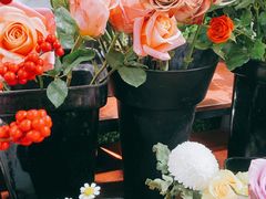 -何兮花店·气球派对鲜花店(马桥银春路万科城店)