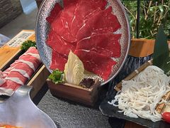 -湊湊火锅·茶憩(南京东路悦荟店)