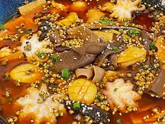 鲍鱼海参毛血旺-渔语鱼新川菜Bistro(万象天地店)