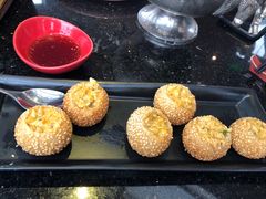 小麻球-爱玲EILEEN(环球金融中心店)