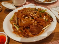 干炒牛河-顺风汤馆·广府粤菜(江宸天街店)