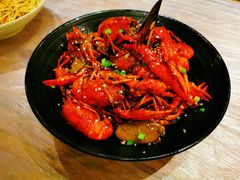 -巴厘龙虾·榜首油焖大虾(音乐学院·沿江酒馆店)