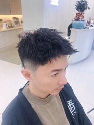 -十六番发型师事务所