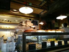 面包甜点陈列柜-仙峰天然面包(迎宾路店)