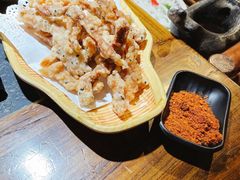 -老牌坊云南鱼豆花火锅(哈西万达店)
