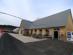 雪具大厅-十三陵雪世界滑雪场