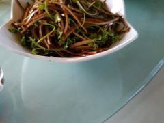 -红栌温泉山庄生态美食餐厅