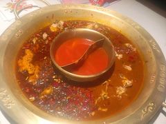 鸳鸯罗宋锅-哥老官重庆美蛙鱼头(虹口龙之梦店)