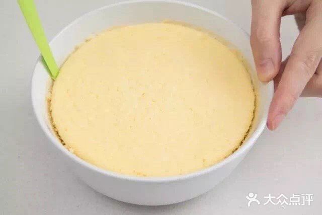 比戚风好吃100倍的蛋糕，随便一个碗就能做！