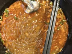 -爆炸头阿姨小四川正宗川味小吃(无任何分店)