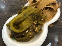 油焖尖椒拼干豆腐-张包铺(道外店)