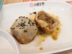 蟹粉大虾双拼生煎-小杨生煎(黄河路美食休闲街店)