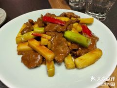 潮汕沙茶芥兰牛肉-潮堂 · 潮州菜(国贸商城店)