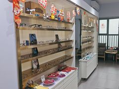 -视野联行眼镜•蔡司•依视路(温江店)