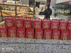 面包甜点陈列柜-法贝滋动物奶油蛋糕(广益哥伦布店)