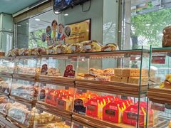 面包甜点陈列柜-新侨三宝乐面包店(崇文门店)