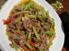 香芹红椒牛肉丝-缪氏川菜(深圳北站缤果空间店)