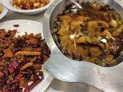 -鑫巴蜀小镇 · 水煮鱼专研店(玉桥店)