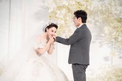 -Color卡诺婚纱礼服馆(南京严选店)