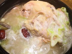 参鸡汤-朴大人炭烤·韩国料理(奥帆中心海尔洲际店)