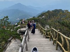 -罗田薄刀峰风景区