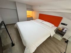 -斯维登酒店公寓(成都九眼桥牛市口地铁站店)