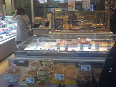 面包甜点陈列柜-巴黎贝甜(宜山路店)