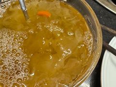 鲜炖银耳汤-小饕荟雅安贡椒鱼鲜馆(广福桥店)