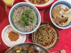 -冯烫烫跷脚牛肉·川菜小馆(武胜西街店)