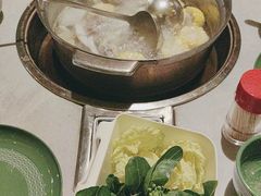 -润园四季椰子鸡火锅(卓越INTOWN店)