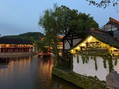 -鲁镇