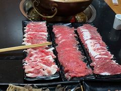 -果松木炭酸菜铜火锅·外婆参鸡汤