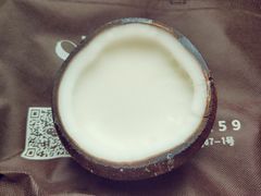 -志龙皇冠吃货椰子铺