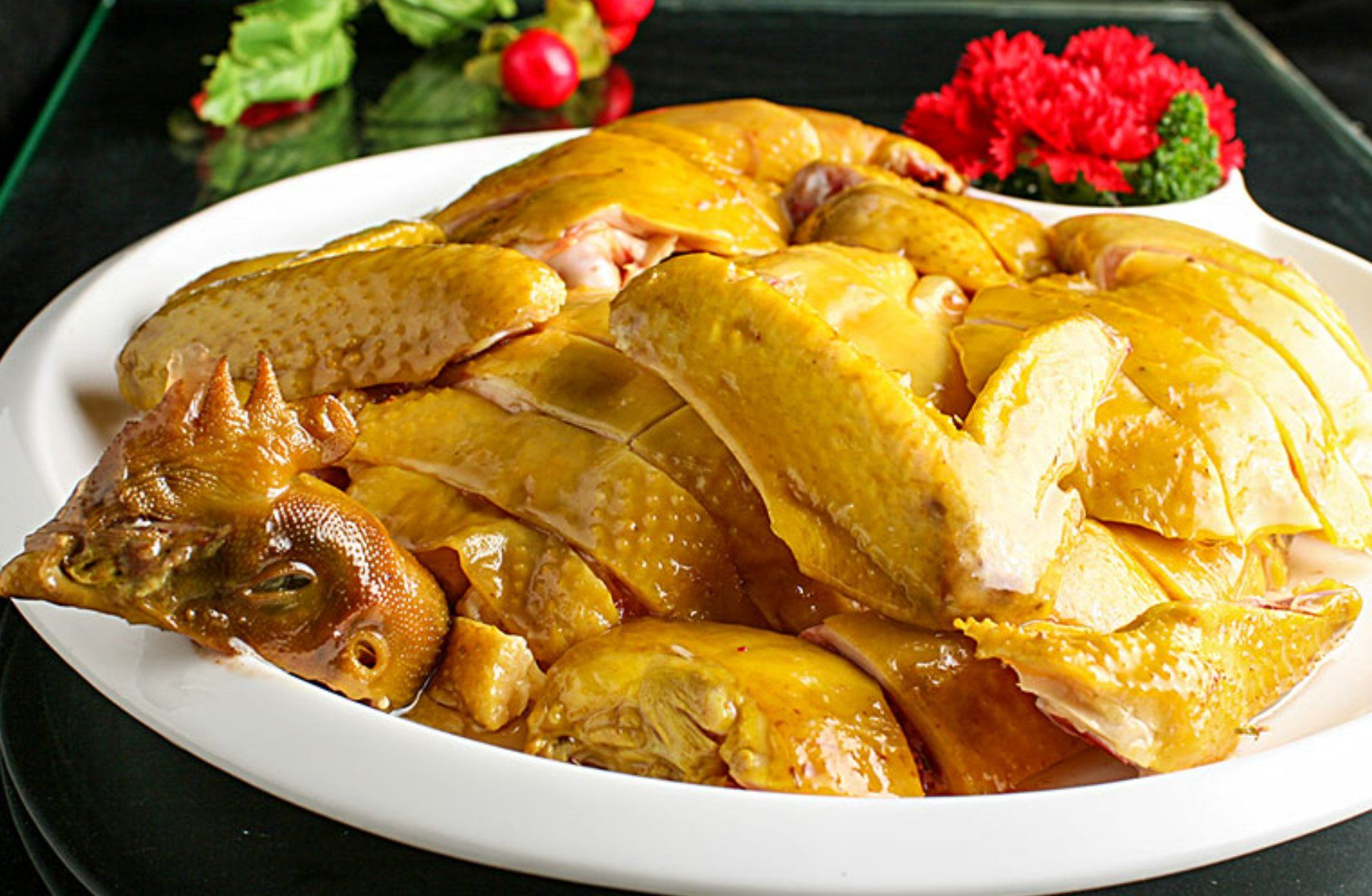 每一口都是一场味觉的盛宴,让人心满意足.水晶鸡