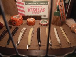 -IMUSE BARBER SHOP